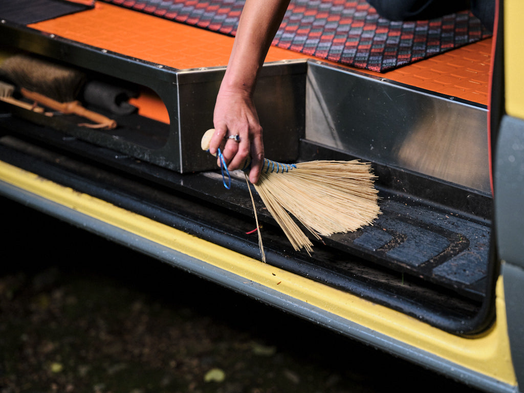 Redecker Straw Brush Sunny Too 331